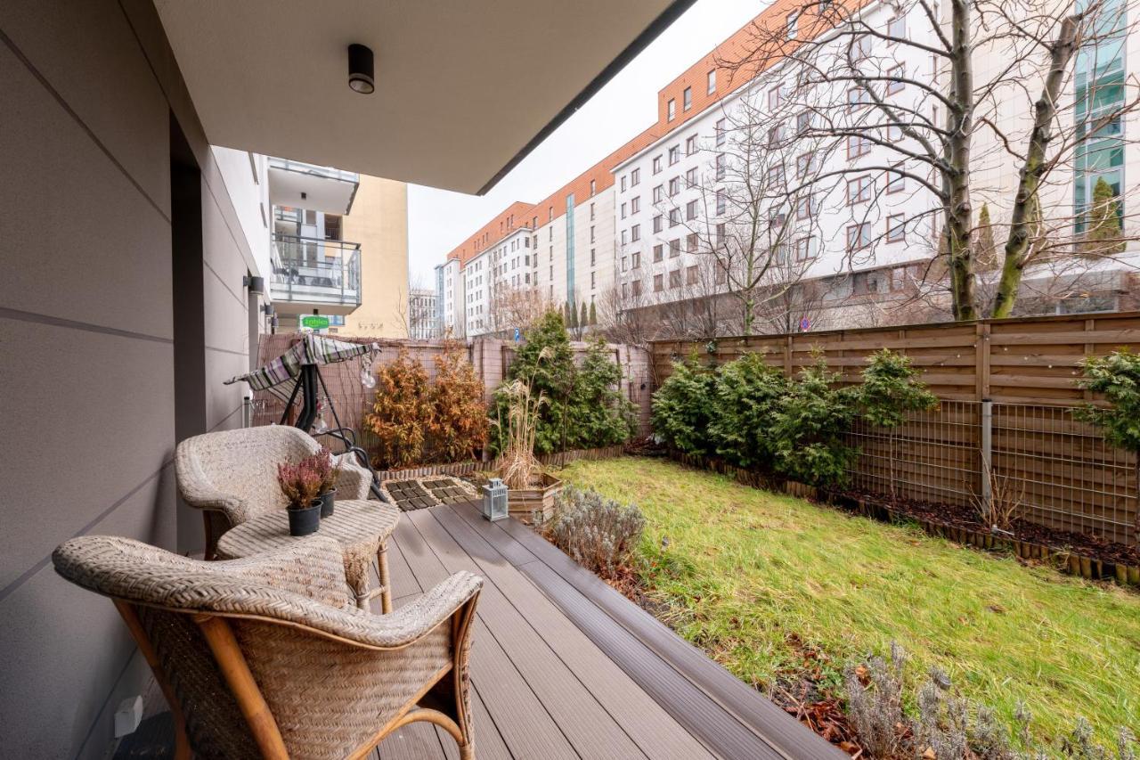 Kierbedzia 6 - Bezplatny Podziemny Parking - Free Parking - Piekny Ogrodek Z Tarasem - 2Km Lazienki Krolewskie - Wifi - Smart Tv 50 Cali - Good Apartments Varsóvia Exterior foto