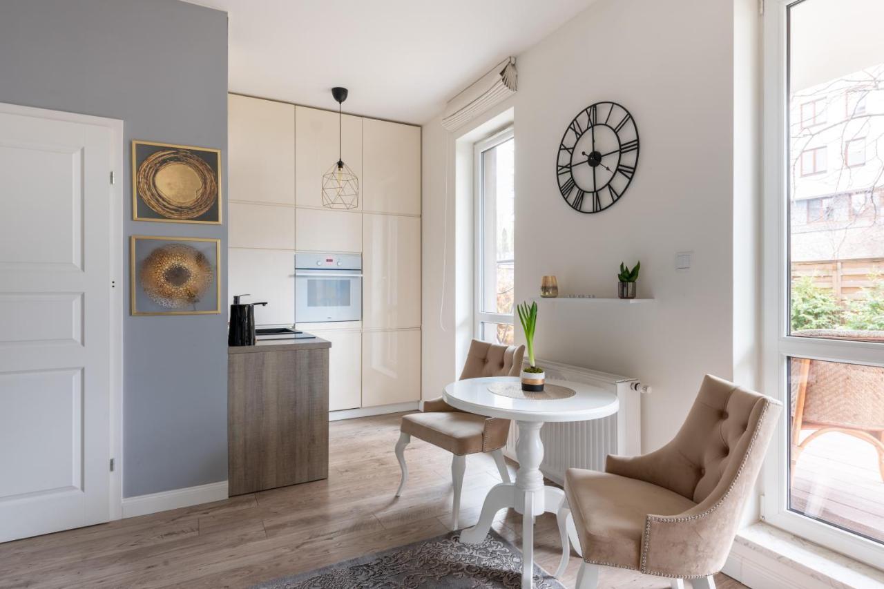 Kierbedzia 6 - Bezplatny Podziemny Parking - Free Parking - Piekny Ogrodek Z Tarasem - 2Km Lazienki Krolewskie - Wifi - Smart Tv 50 Cali - Good Apartments Varsóvia Exterior foto