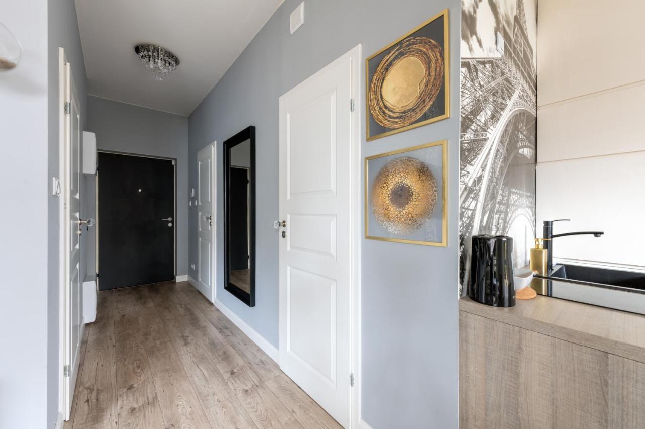 Kierbedzia 6 - Bezplatny Podziemny Parking - Free Parking - Piekny Ogrodek Z Tarasem - 2Km Lazienki Krolewskie - Wifi - Smart Tv 50 Cali - Good Apartments Varsóvia Exterior foto