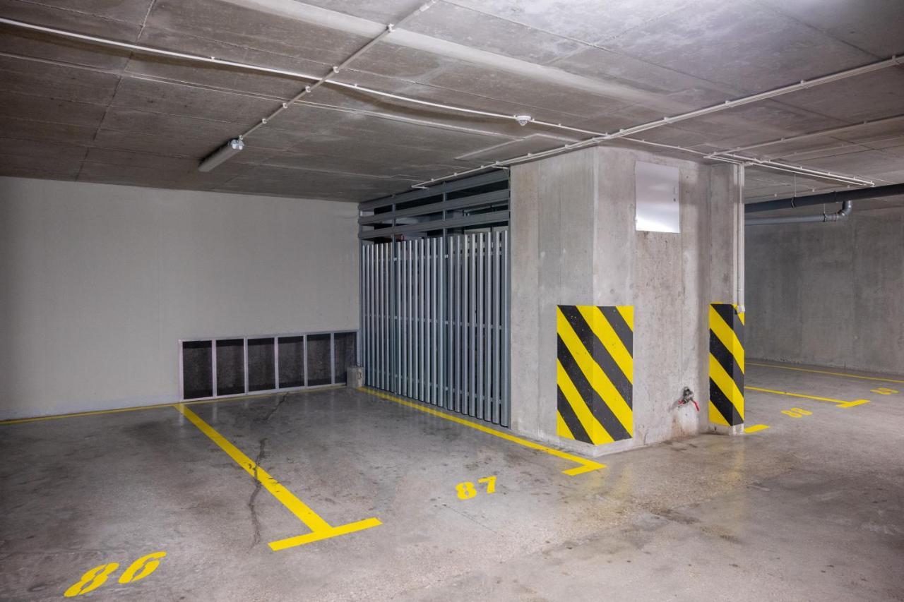 Kierbedzia 6 - Bezplatny Podziemny Parking - Free Parking - Piekny Ogrodek Z Tarasem - 2Km Lazienki Krolewskie - Wifi - Smart Tv 50 Cali - Good Apartments Varsóvia Exterior foto